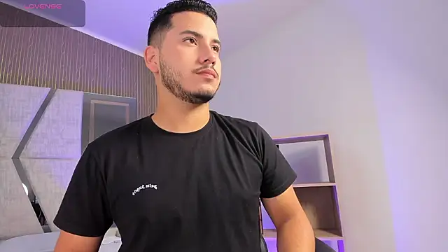 Snapshot of Axel_grey_ chatting on February 5, 2026, 12:34 pm Axel grey online show from February 5, 2026, 12:34 pm