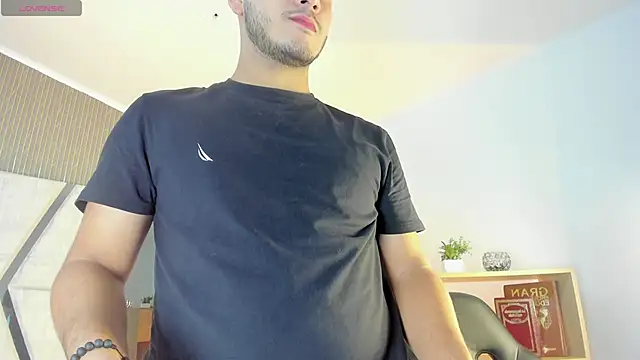 Snapshot of Axel_grey_ chatting on June 20, 2026, 12:21 pm Axel grey online show from June 20, 2026, 12:21 pm