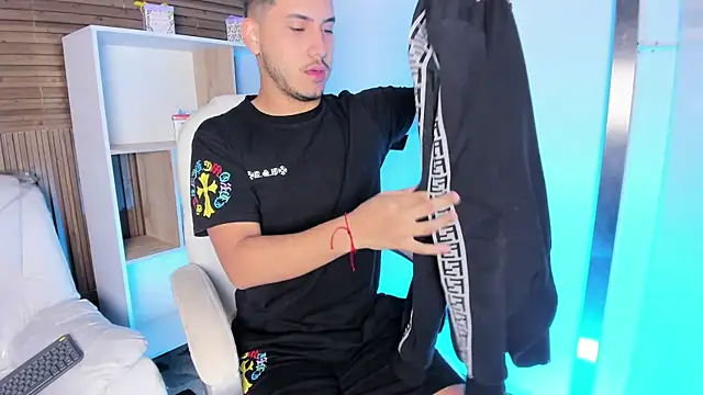 Snapshot of Axel_grey_ chatting on September 11, 2025, 11:54 am Axel grey online show from September 11, 2025, 11:54 am