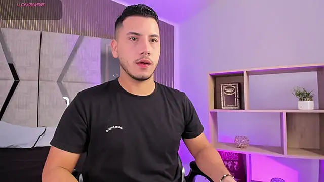 Snapshot of Axel_grey_ chatting on February 22, 2026, 12:40 pm Axel grey online show from February 22, 2026, 12:40 pm