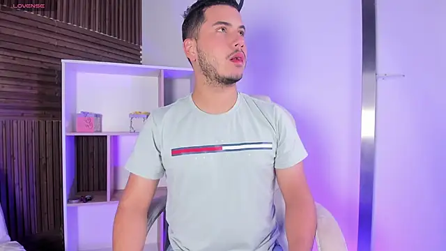 Snapshot of Axel_grey_ chatting on November 6, 2025, 12:20 pm Axel grey online show from November 6, 2025, 12:20 pm