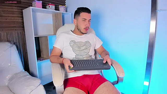 Snapshot of Axel_grey_ chatting on September 28, 2025, 12:56 pm Axel grey online show from September 28, 2025, 12:56 pm