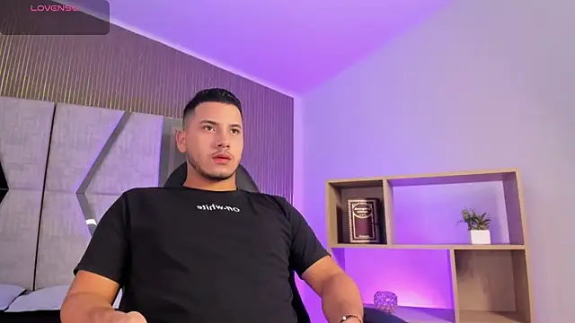 Snapshot of Axel_grey_ chatting on February 21, 2026, 12:40 pm Axel grey online show from February 21, 2026, 12:40 pm