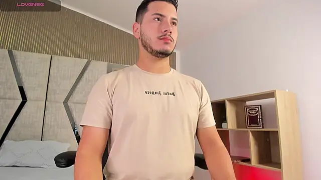 Snapshot of Axel_grey_ chatting on February 9, 2026, 12:25 pm Axel grey online show from February 9, 2026, 12:25 pm