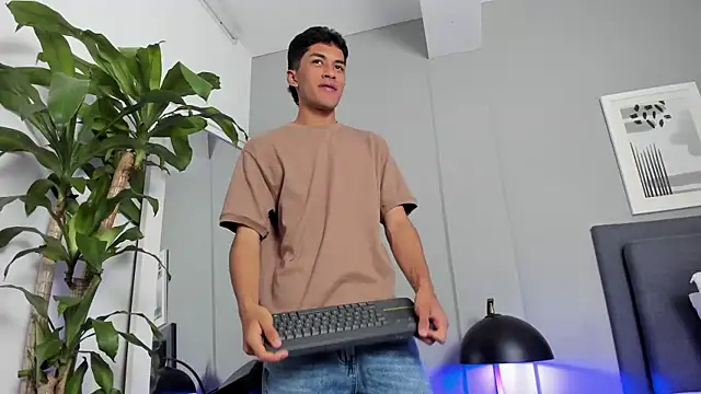 Snapshot of Tylerffoxx chatting on October 26, 2025, 8:42 pm Tylerffoxx online show from October 26, 2025, 8:42 pm