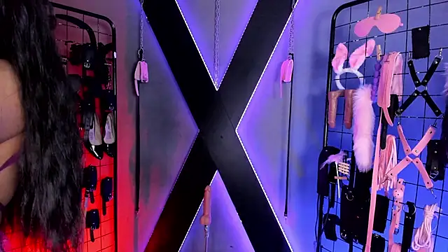 VictoryaLiah BDSM online show from April 21, 2026, 10:55 am