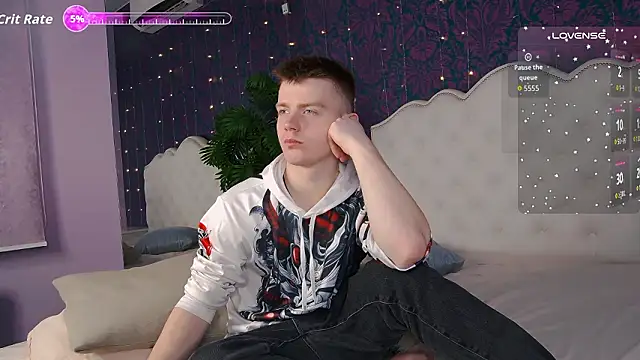 Happydeimos online show from March 12, 2026, 10:36 pm