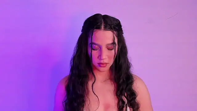 Snapshot of Megan_Luxe chatting on February 11, 2026, 4:34 am Megan Luxe online show from February 11, 2026, 4:34 am