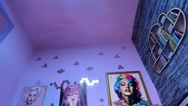 Snapshot of Megan_Luxe chatting on December 20, 2025, 8:33 pm Megan Luxe online show from December 20, 2025, 8:33 pm