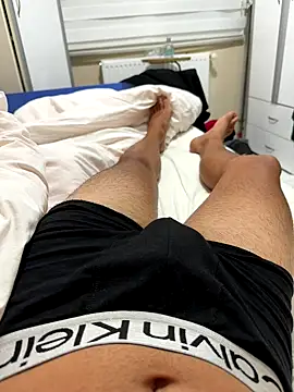 Snapshot of Jonypink10 chatting on November 7, 2025, 11:08 pm Jonypink10 online show from November 7, 2025, 11:08 pm