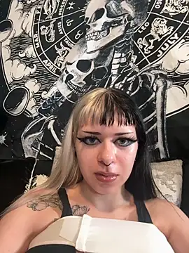 Snapshot of Paige_Turner chatting on October 2, 2025, 12:14 am Paige Turner online show from October 2, 2025, 12:14 am