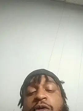 Snapshot of Longthickdick33 chatting on October 24, 2025, 10:03 am Longthickdick33 online show from October 24, 2025, 10:03 am