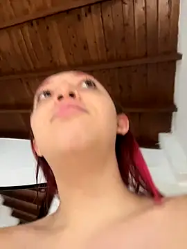 Paulina-Wells online show from October 6, 2025, 10:10 pm