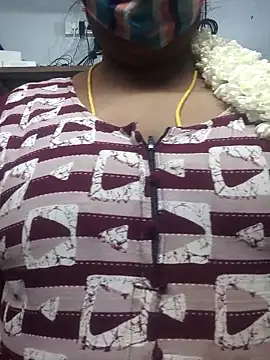 TAMIL ELAKKIYA online show from May 5, 2026, 4:32 pm