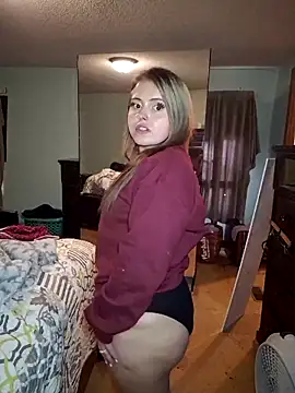 JuicyExxxperience online show from November 18, 2025, 2:09 pm