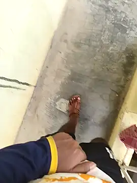 hotboy43339 online show from November 8, 2025, 4:38 am