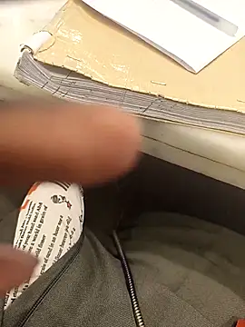 Snapshot of hotboy43339 chatting on January 6, 2026, 3:43 am hotboy43339 online show from January 6, 2026, 3:43 am