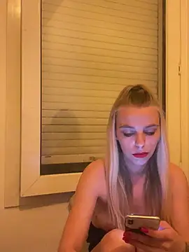 BrumeLove online show from April 30, 2026, 8:57 pm