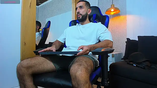 Yiyo10  online show from March 16, 2026, 8:55 pm