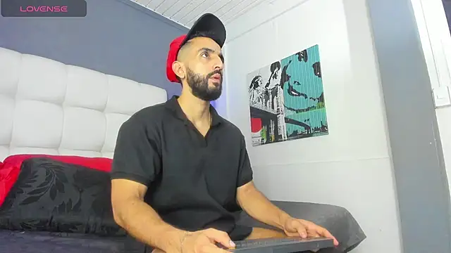 Yiyo10  online show from February 7, 2026, 4:31 am