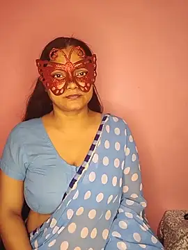 Snapshot of MEERAcle chatting on May 13, 2026, 3:08 pm MEERAcle online show from May 13, 2026, 3:08 pm