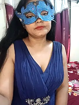Snapshot of MEERAcle chatting on April 18, 2026, 4:04 am MEERAcle online show from April 18, 2026, 4:04 am