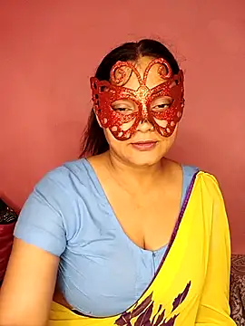 Snapshot of MEERAcle chatting on May 2, 2026, 4:45 pm MEERAcle online show from May 2, 2026, 4:45 pm