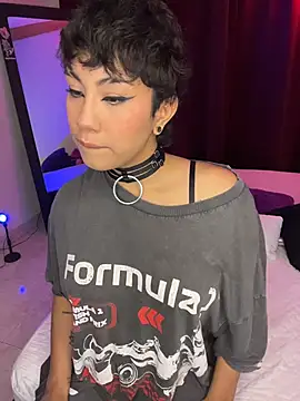 ZahaRose online show from November 4, 2025, 2:59 am