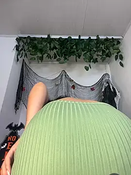 fetish foot  online show from October 30, 2025, 4:15 pm