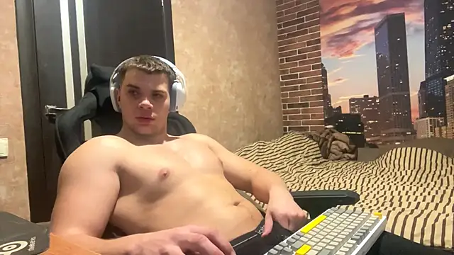 Snapshot of MusclePhantom chatting on February 17, 2026, 9:23 pm MusclePhantom online show from February 17, 2026, 9:23 pm