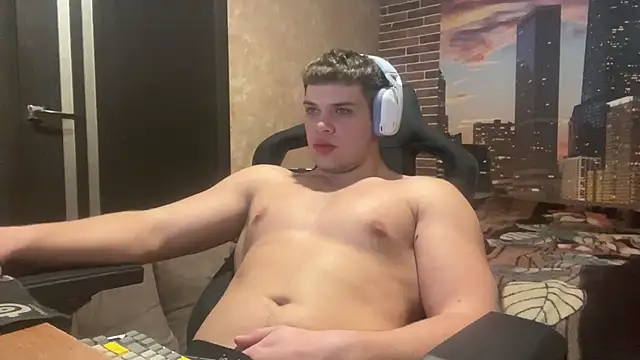 Snapshot of MusclePhantom chatting on January 13, 2026, 9:52 pm MusclePhantom online show from January 13, 2026, 9:52 pm