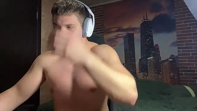 Snapshot of MusclePhantom chatting on April 19, 2026, 8:55 pm MusclePhantom online show from April 19, 2026, 8:55 pm