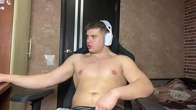 Snapshot of MusclePhantom chatting on April 24, 2026, 9:17 pm MusclePhantom online show from April 24, 2026, 9:17 pm