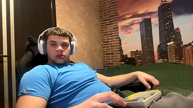 Snapshot of MusclePhantom chatting on February 27, 2026, 10:31 pm MusclePhantom online show from February 27, 2026, 10:31 pm