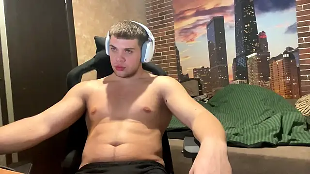 Snapshot of MusclePhantom chatting on February 24, 2026, 10:21 pm MusclePhantom online show from February 24, 2026, 10:21 pm