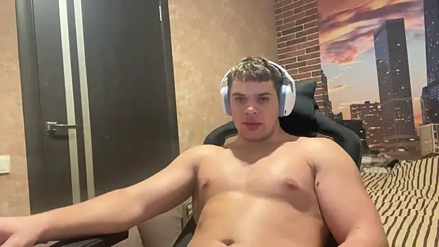 Snapshot of MusclePhantom chatting on December 15, 2025, 9:53 pm MusclePhantom online show from December 15, 2025, 9:53 pm