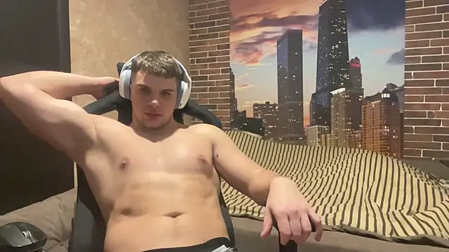 Snapshot of MusclePhantom chatting on December 19, 2025, 10:45 pm MusclePhantom online show from December 19, 2025, 10:45 pm