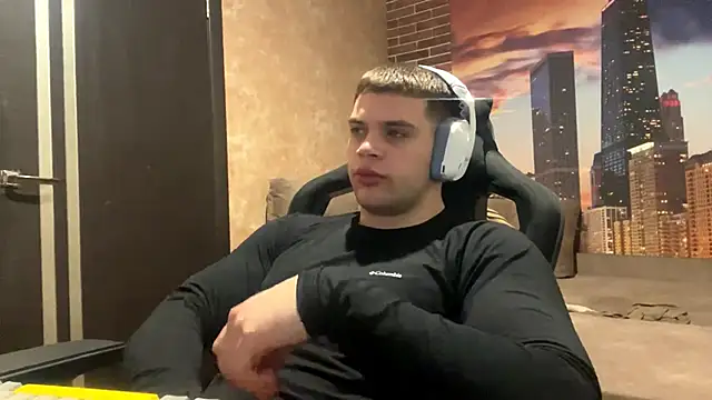 Snapshot of MusclePhantom chatting on February 16, 2026, 9:02 pm MusclePhantom online show from February 16, 2026, 9:02 pm