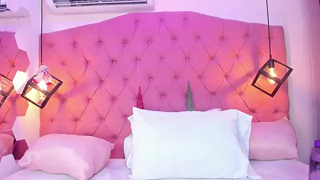 Snapshot of HannaPotther chatting on January 7, 2026, 11:26 am HannaPotther online show from January 7, 2026, 11:26 am