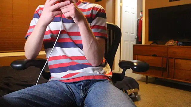 jjjjjfive online show from March 26, 2026, 3:27 am