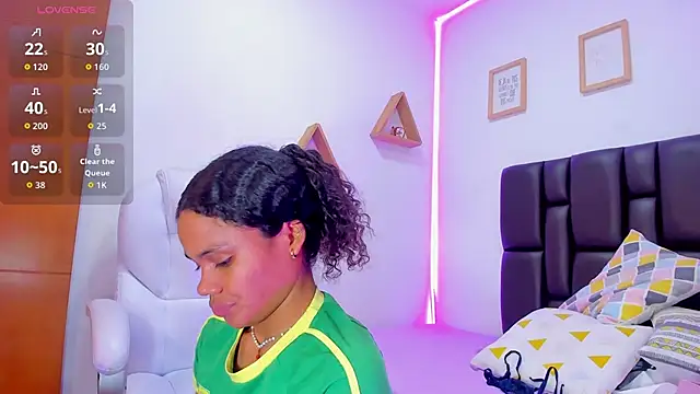 miiarod online show from October 6, 2025, 7:14 pm