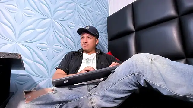 Snapshot of juanmechanic_ chatting on January 16, 2026, 5:00 am juanmechanic online show from January 16, 2026, 5:00 am