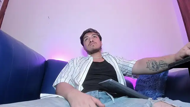 Snapshot of juanmechanic_ chatting on February 19, 2026, 6:21 am juanmechanic online show from February 19, 2026, 6:21 am