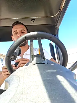 Necunoscutul001 online show from September 16, 2025, 10:16 am