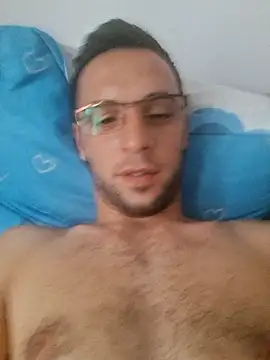 Necunoscutul001 online show from October 6, 2025, 7:20 am