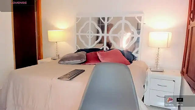 Snapshot of MikaelaStone chatting on October 24, 2025, 12:48 pm MikaelaStone online show from October 24, 2025, 12:48 pm