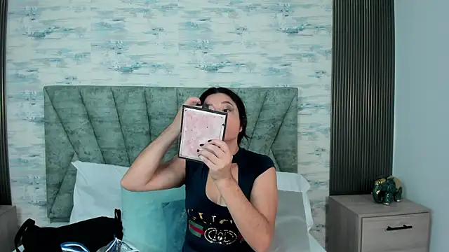 Snapshot of ShanelEvans chatting on September 17, 2025, 7:05 pm ShanelEvans online show from September 17, 2025, 7:05 pm