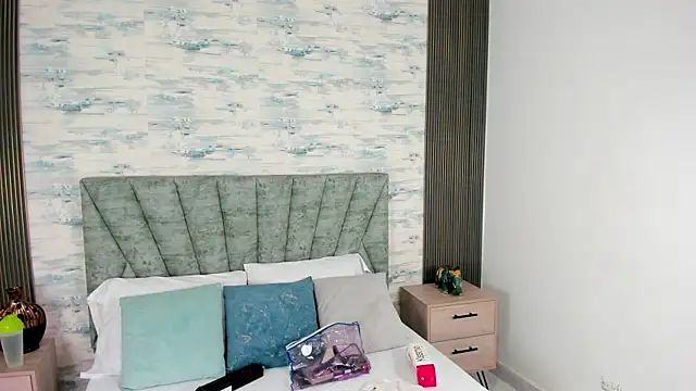 Snapshot of ShanelEvans chatting on October 14, 2025, 6:41 pm ShanelEvans online show from October 14, 2025, 6:41 pm