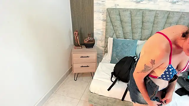 Snapshot of ShanelEvans chatting on October 21, 2025, 6:29 pm ShanelEvans online show from October 21, 2025, 6:29 pm