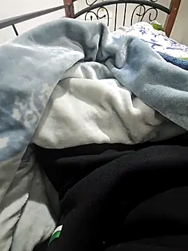 fena-sikerimmm online show from April 5, 2026, 1:01 am